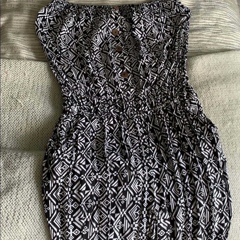 Black and white strapless jumper